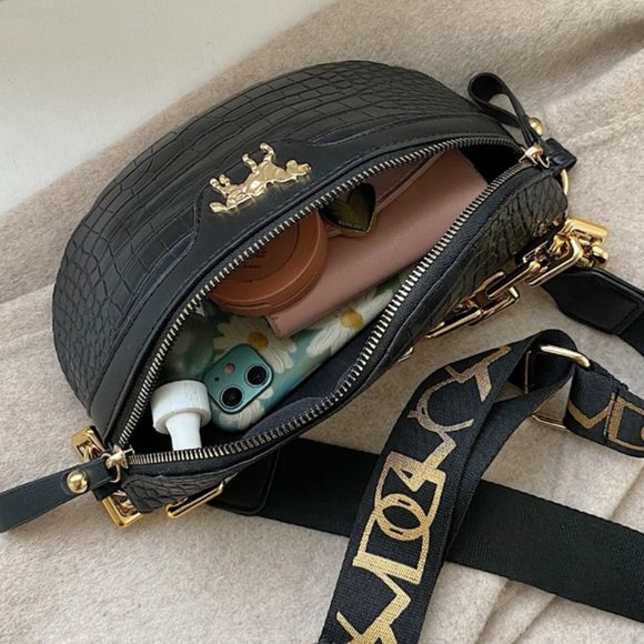 Contemporary Chain Decor Crocodile Embossed Fanny Pack - Picture 4 of 8